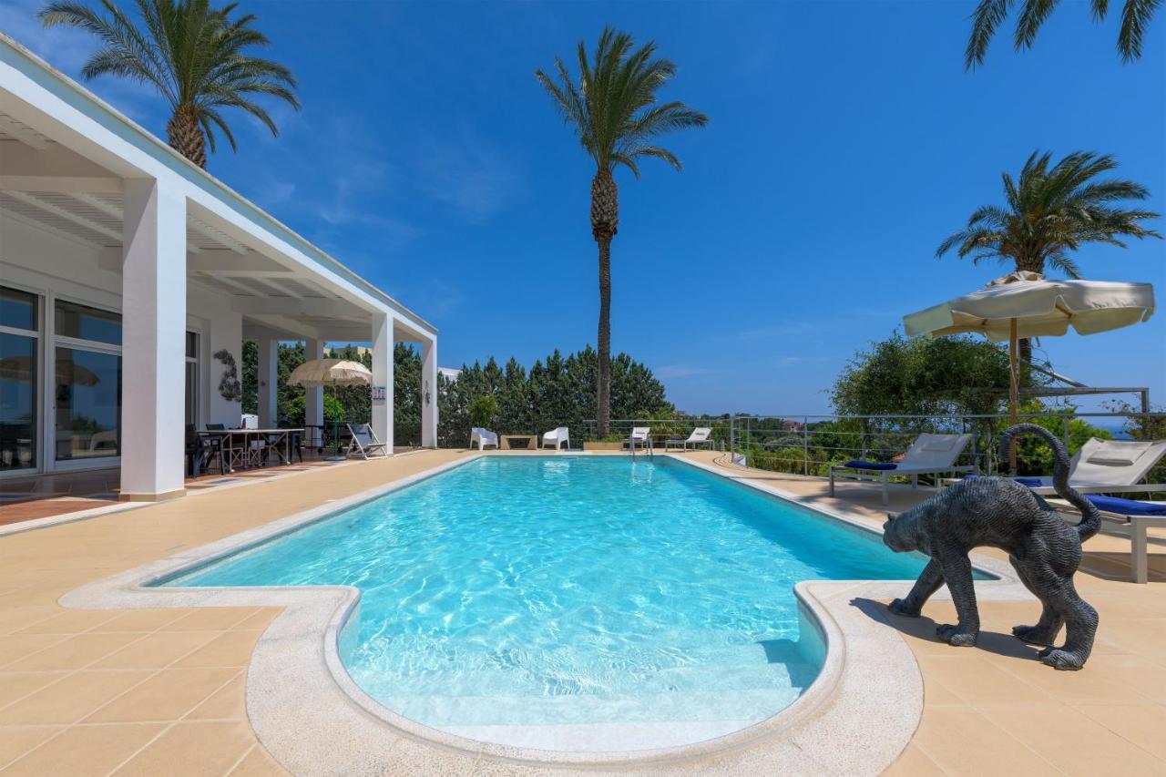 Grande Dame Villa Of Rhodes Asgourou Exterior photo